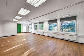 Döhren: Helle Bürofläche in ruhigem Bürogebäude