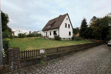 Entfaltungsmöglichkeiten - Großzügiges Grundstück mit EFH in Springe/Völksen