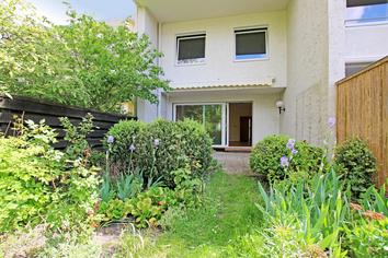 Fast wie ein Haus: 5-Zimmer-Maisonettewohnung mit Garten und Garage in Laatzen