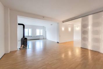 Nordstadt: Gewerbefläche mit exklusivem Innenhof und Parkplätzen