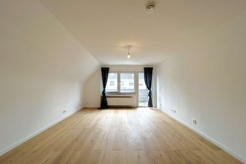 Renovierte 4 Zimmerwohnung mit hochwertiger Ausstattung!