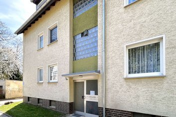 Teilsaniert! 3 Zimmerwohnung mit Balkon in Sarstedt