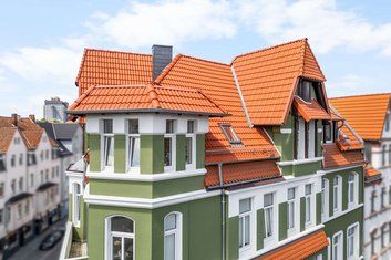 Toplage Altbau in Uni-Nähe: Dachgeschosswohnung mit zugehöriger Fläche im Dachboden